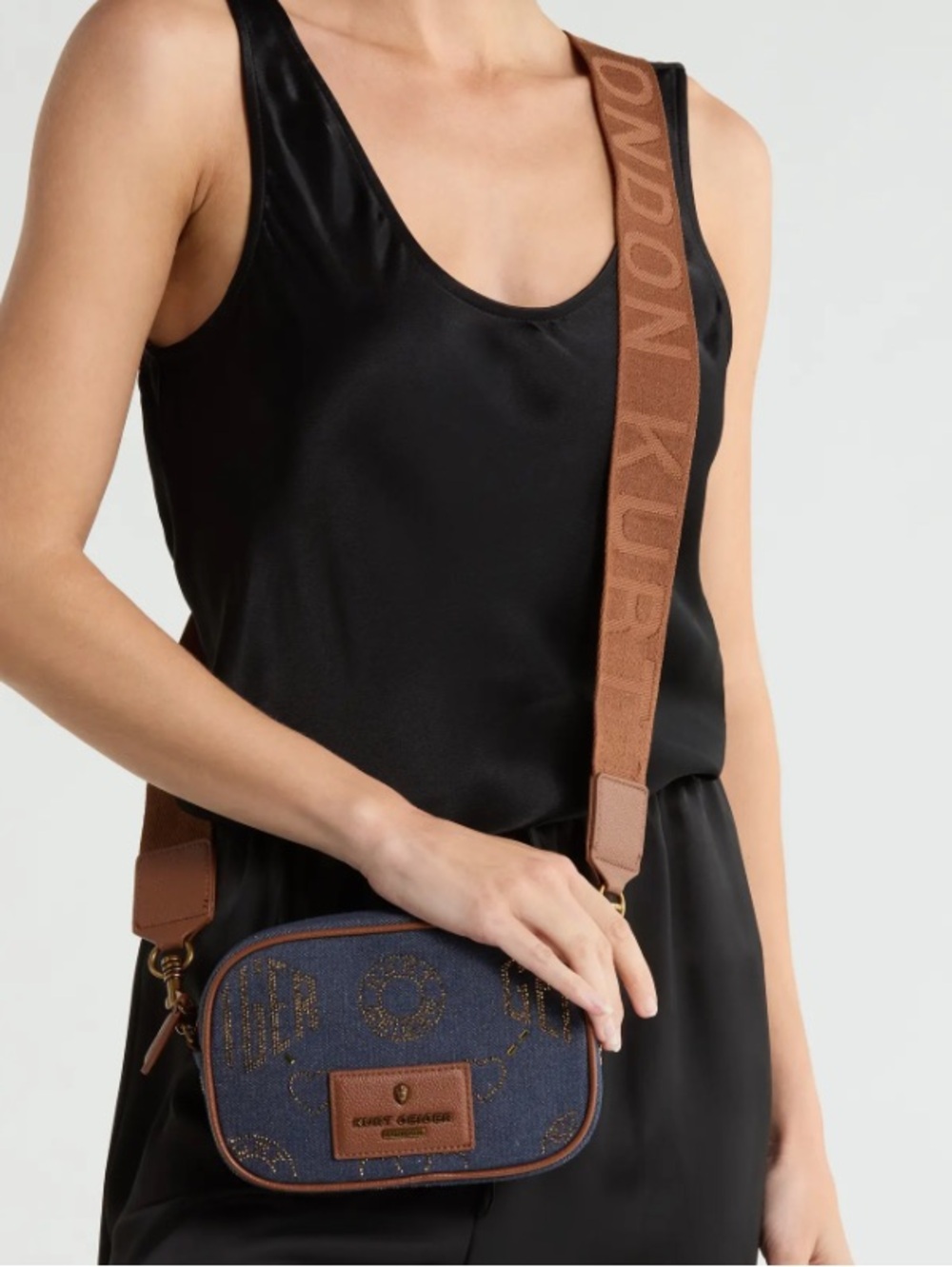 Kurt Geiger Chiswick Camera Denim Crystal Logo chain wide strap dark blue wash - Picture 4 of 17